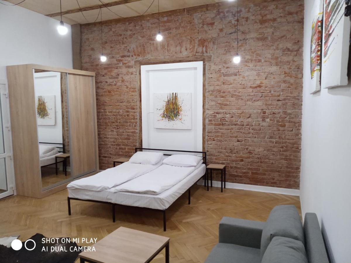 Gogol 14 Апартаменти В Історичному Центрі Міста Uzhhorod Εξωτερικό φωτογραφία